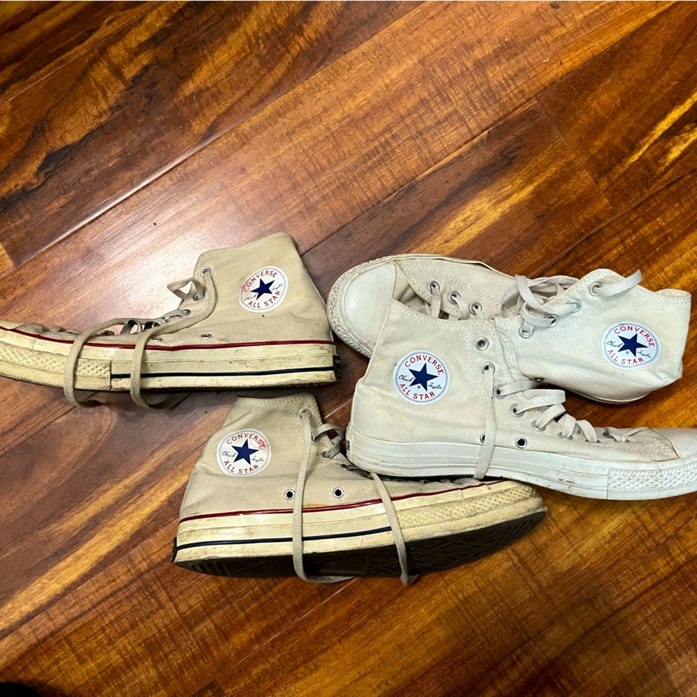 White Converse All Stars - 2 Pairs! White & ‘70s Ivory Size 10 men Chuck Taylors